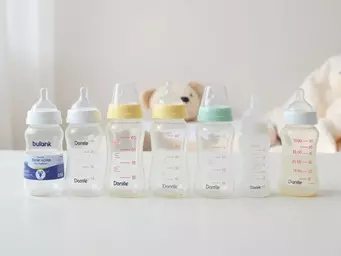 **Butelki antykolkowe dla niemowląt: ranking najlepszych 2026 z testami rodziców**