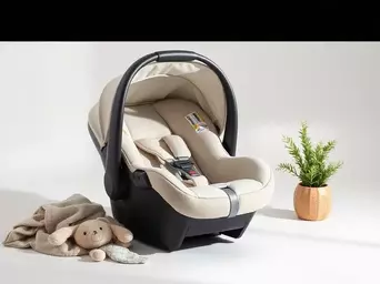 Foteliki dla noworodków: RWF czy antykolkowe?