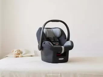 Foteliki i-Size 2026: co to jest, dlaczego warto i TOP modele dla noworodków